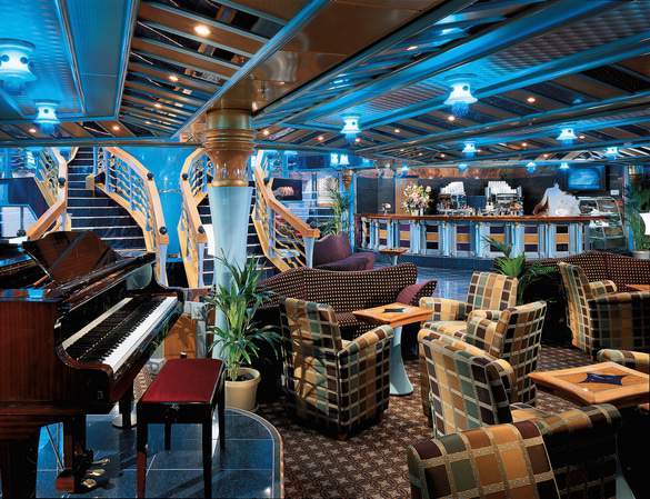 Carnival Miracle Fountainhead Cafe 1.jpg